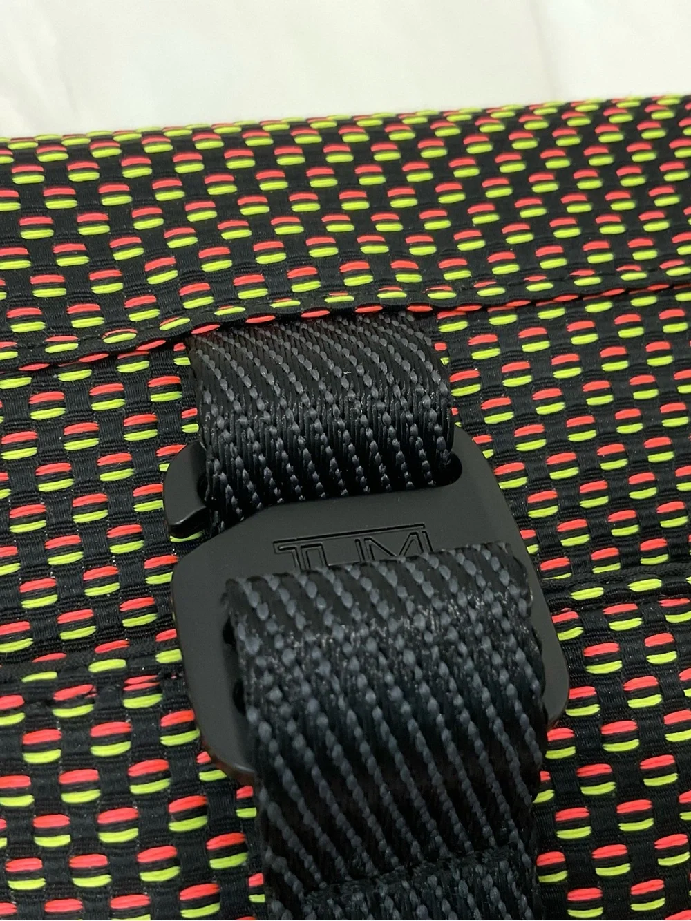 NEW Tumi + 11.0” x 6.0” Mobile Organizer - RED LIME WEAVE